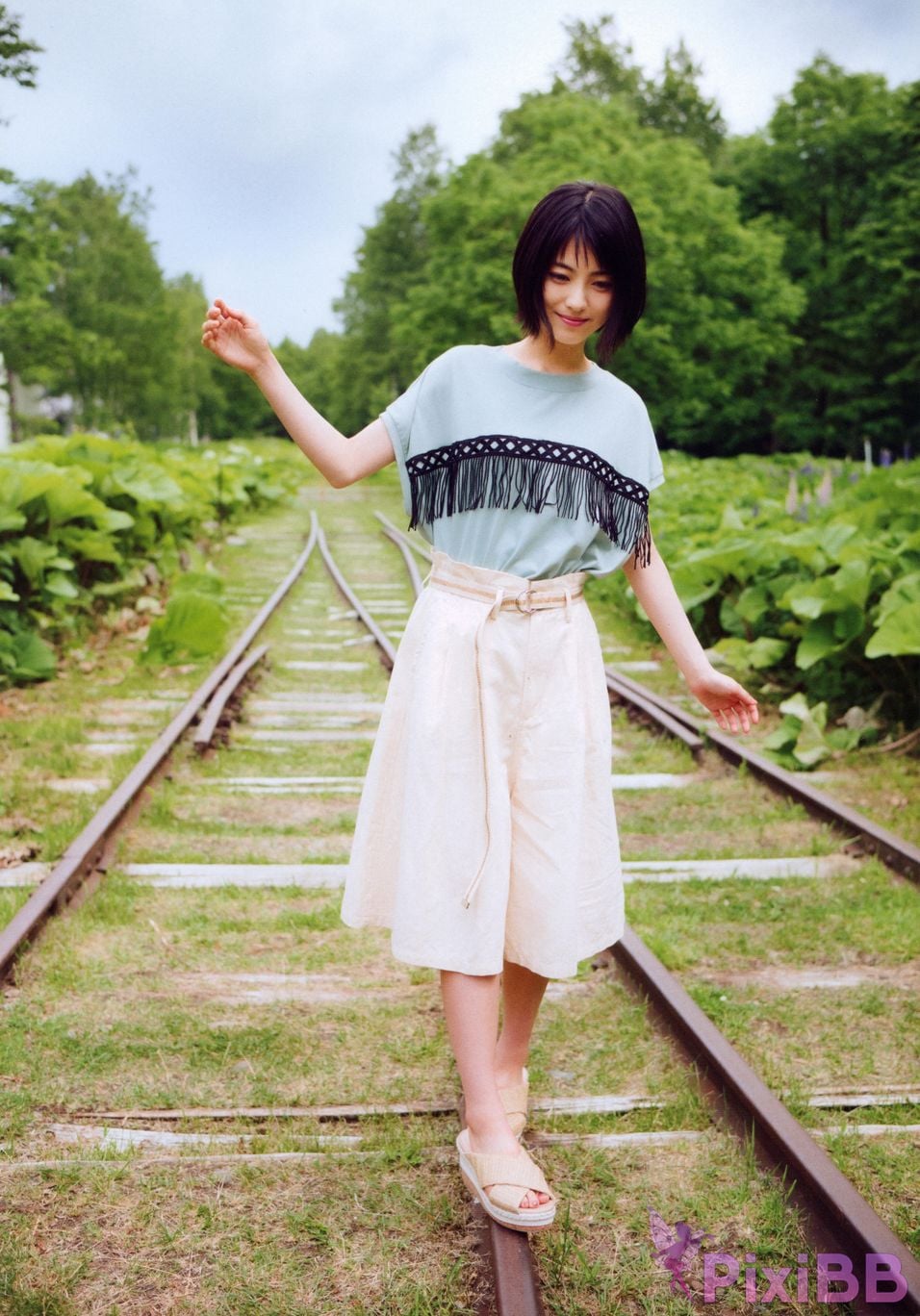 Japanese Idol Minami Hamabe Photo Book 2019 summer PixiBB.COM 010