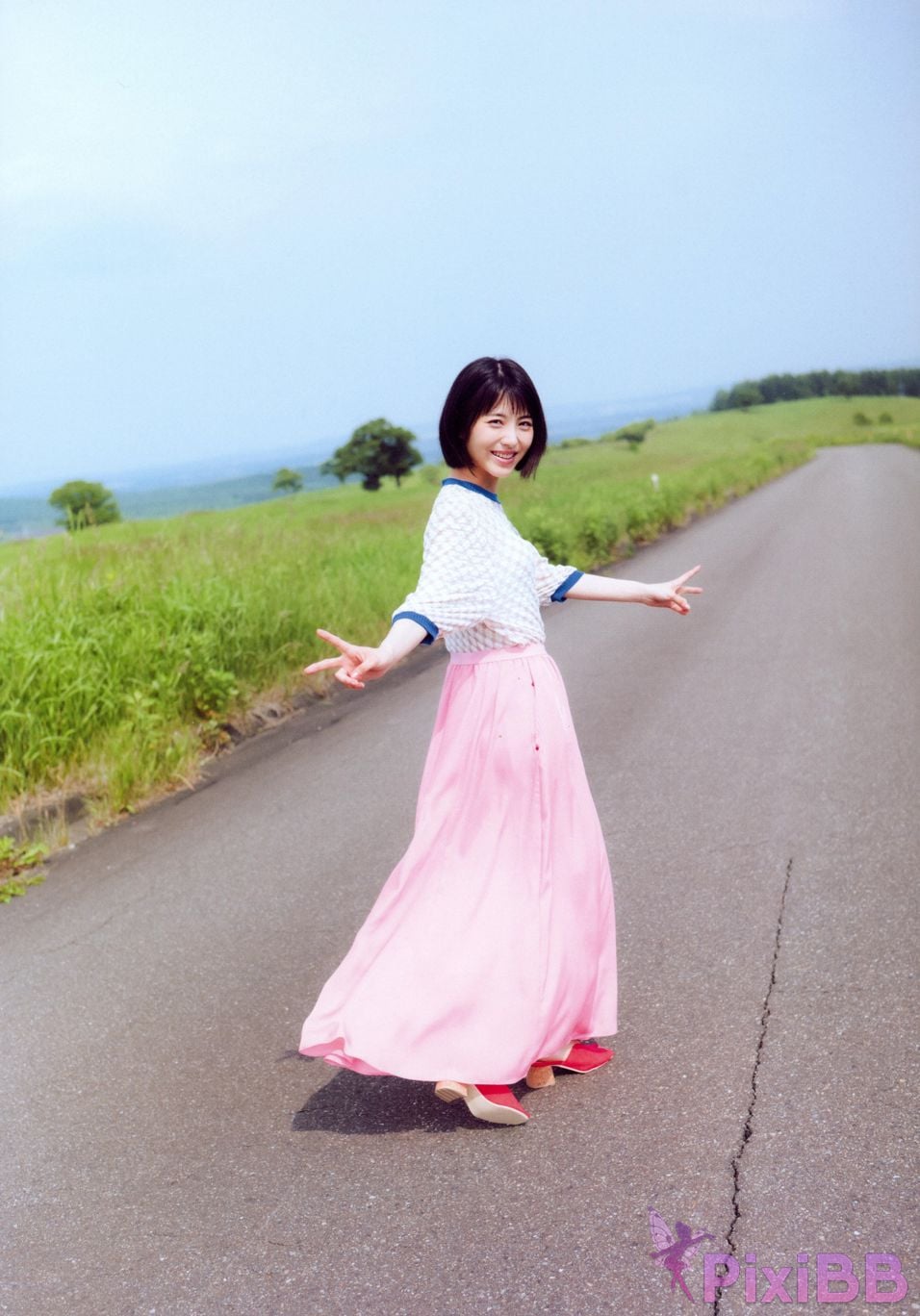 Japanese Idol Minami Hamabe Photo Book 2019 summer PixiBB.COM 025