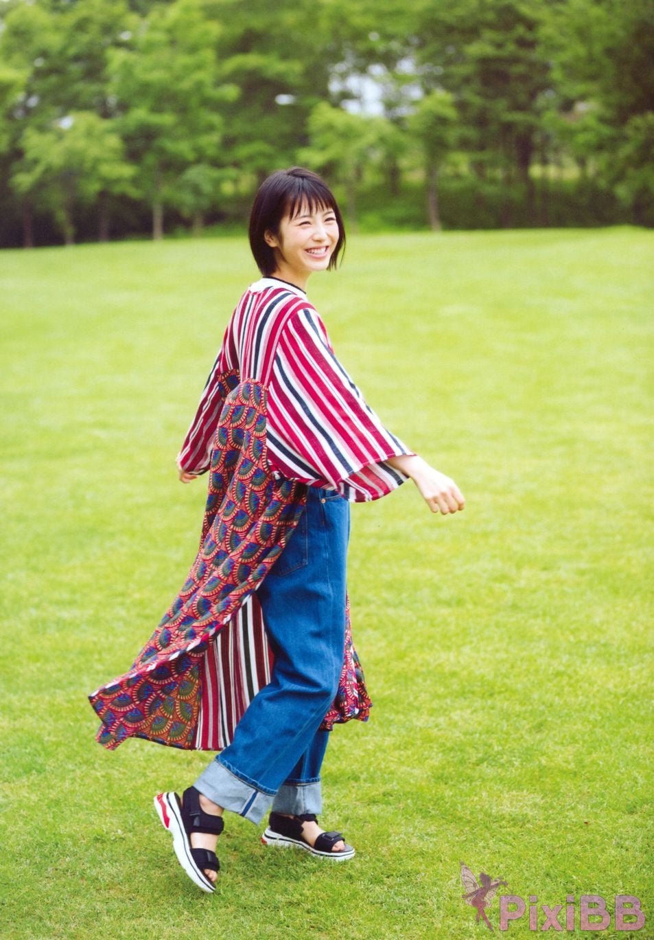 Japanese Idol Minami Hamabe Photo Book 2019 summer PixiBB.COM 028