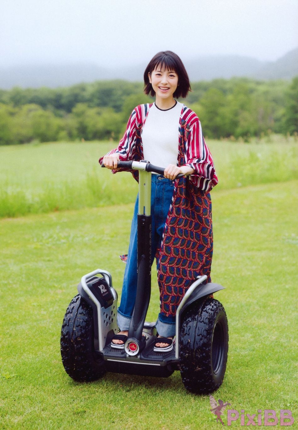 Japanese Idol Minami Hamabe Photo Book 2019 summer PixiBB.COM 030