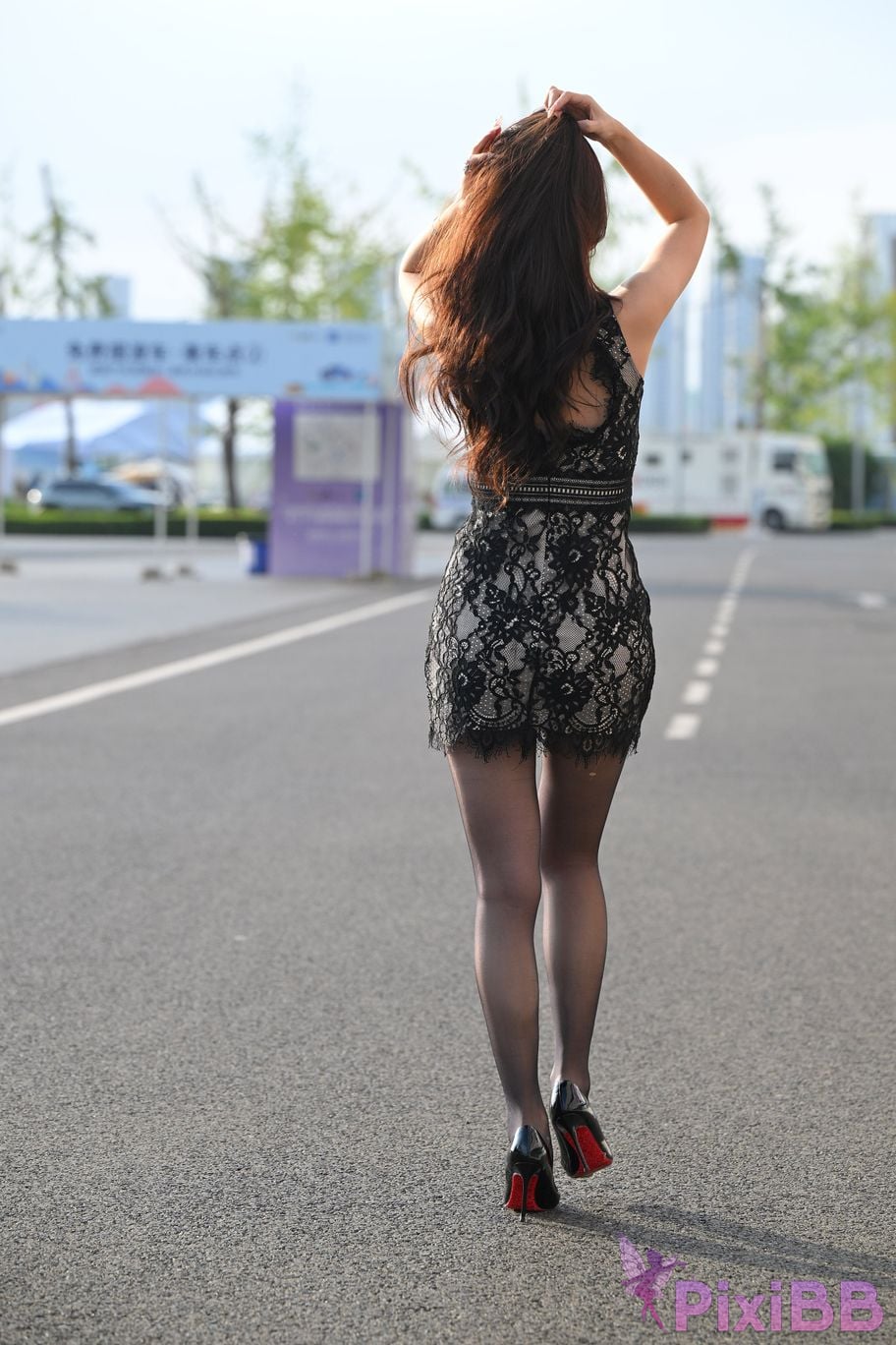 Featured Street Photography Works No.5410 Black silk leaves in the rain at sunset PixiBB.COM 003