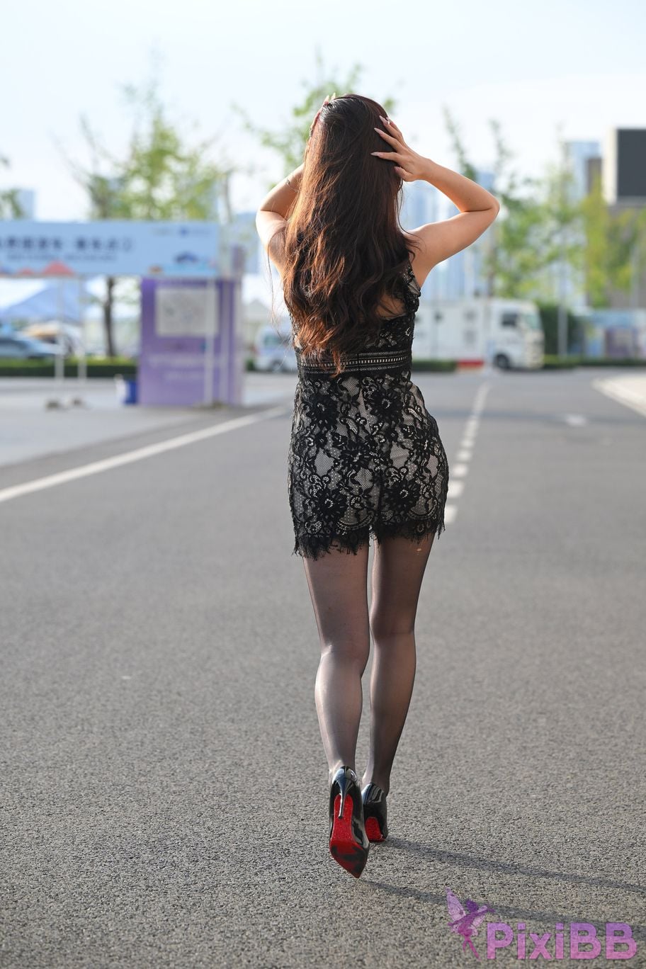 Featured Street Photography Works No.5410 Black silk leaves in the rain at sunset PixiBB.COM 005