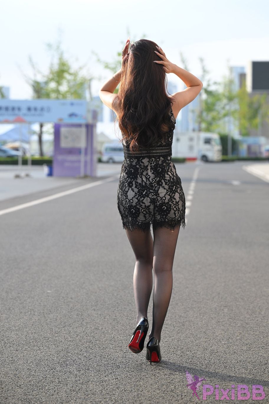 Featured Street Photography Works No.5410 Black silk leaves in the rain at sunset PixiBB.COM 006