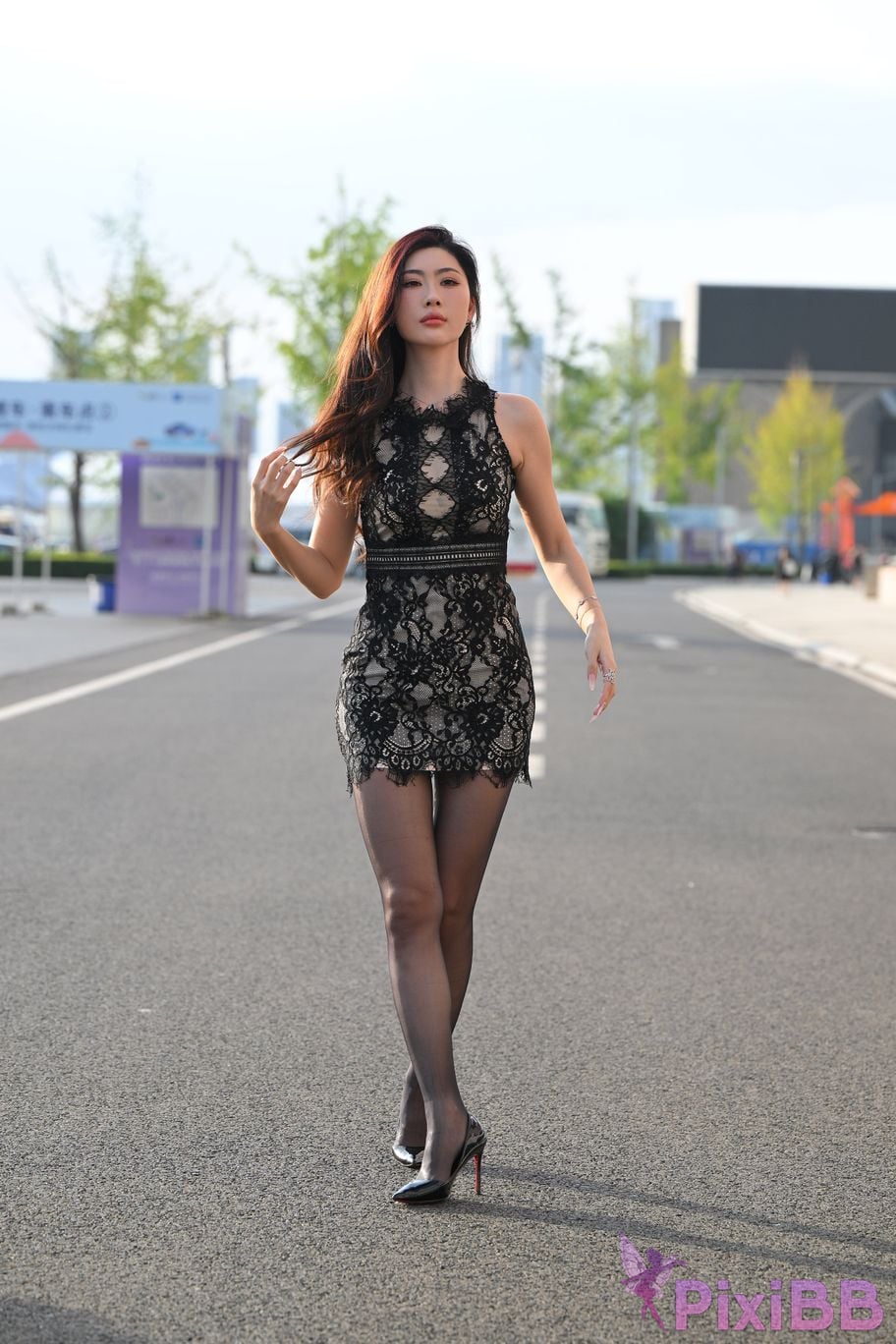 Featured Street Photography Works No.5410 Black silk leaves in the rain at sunset PixiBB.COM 009