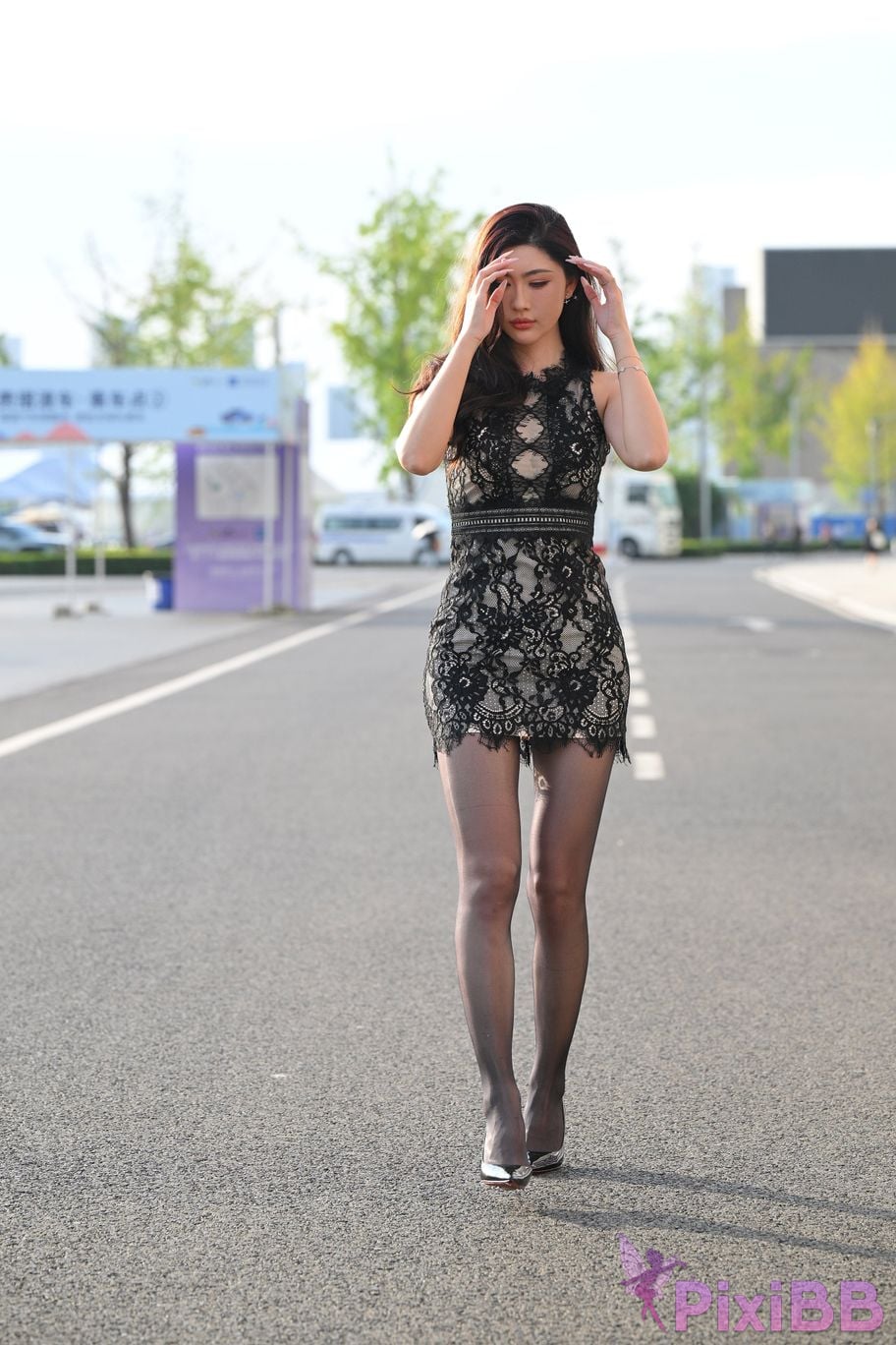 Featured Street Photography Works No.5410 Black silk leaves in the rain at sunset PixiBB.COM 017