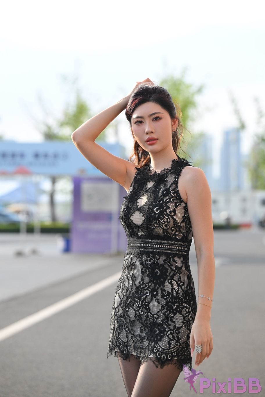 Featured Street Photography Works No.5410 Black silk leaves in the rain at sunset PixiBB.COM 051