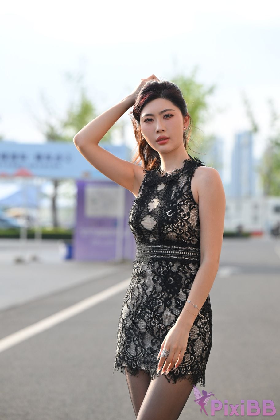 Featured Street Photography Works No.5410 Black silk leaves in the rain at sunset PixiBB.COM 052