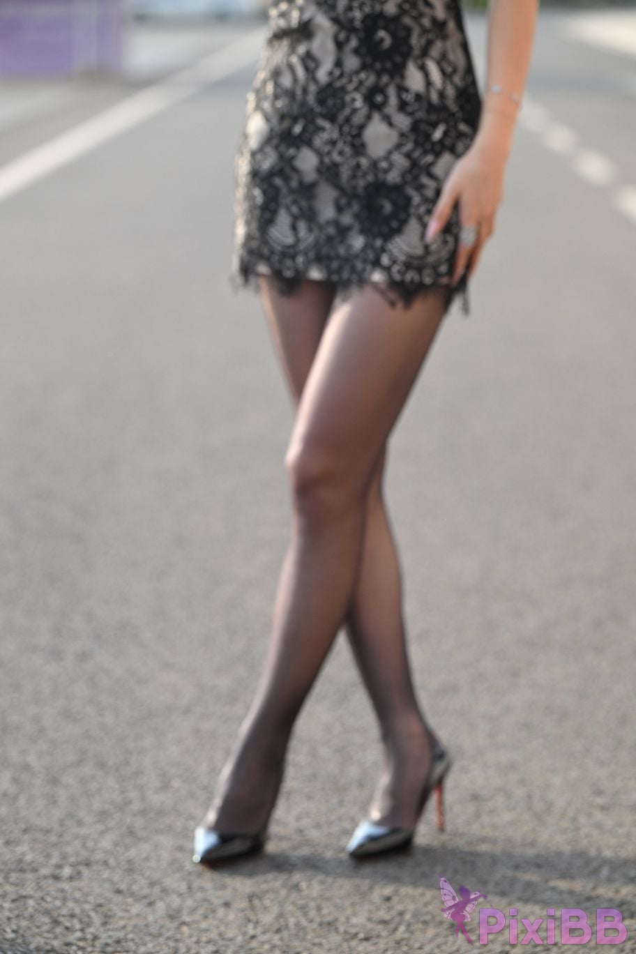 Featured Street Photography Works No.5410 Black silk leaves in the rain at sunset PixiBB.COM 056