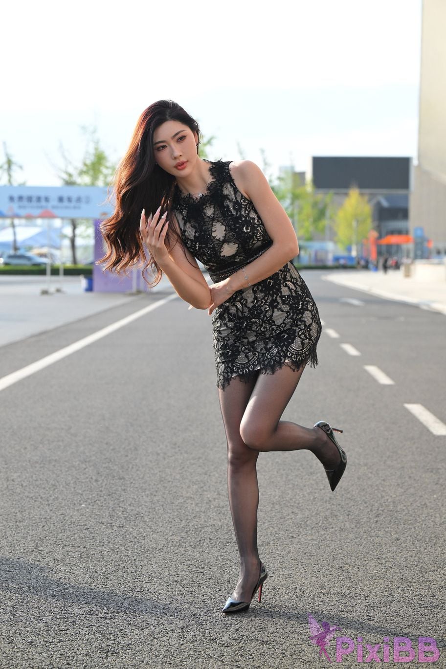 Featured Street Photography Works No.5410 Black silk leaves in the rain at sunset PixiBB.COM 065