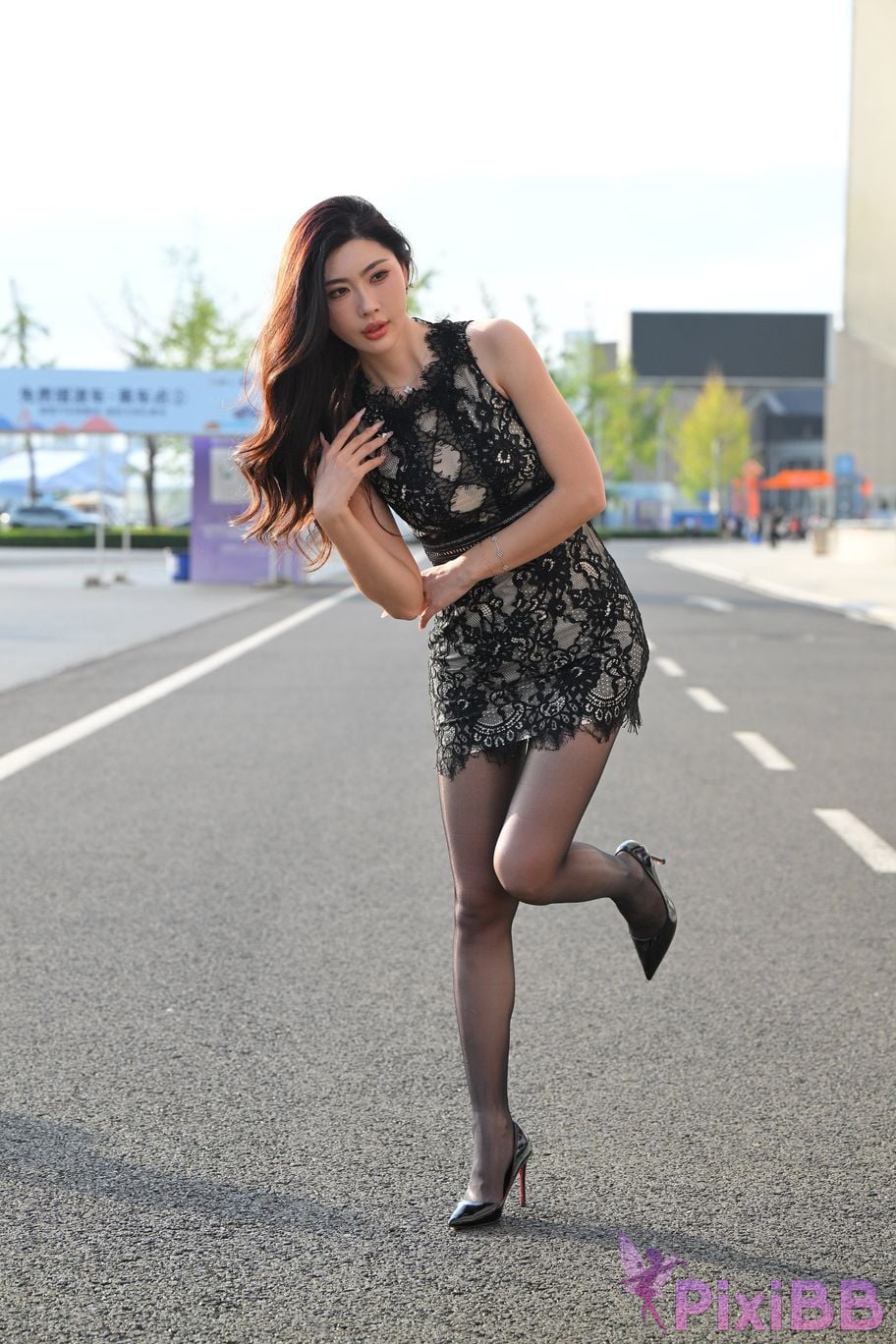 Featured Street Photography Works No.5410 Black silk leaves in the rain at sunset PixiBB.COM 066