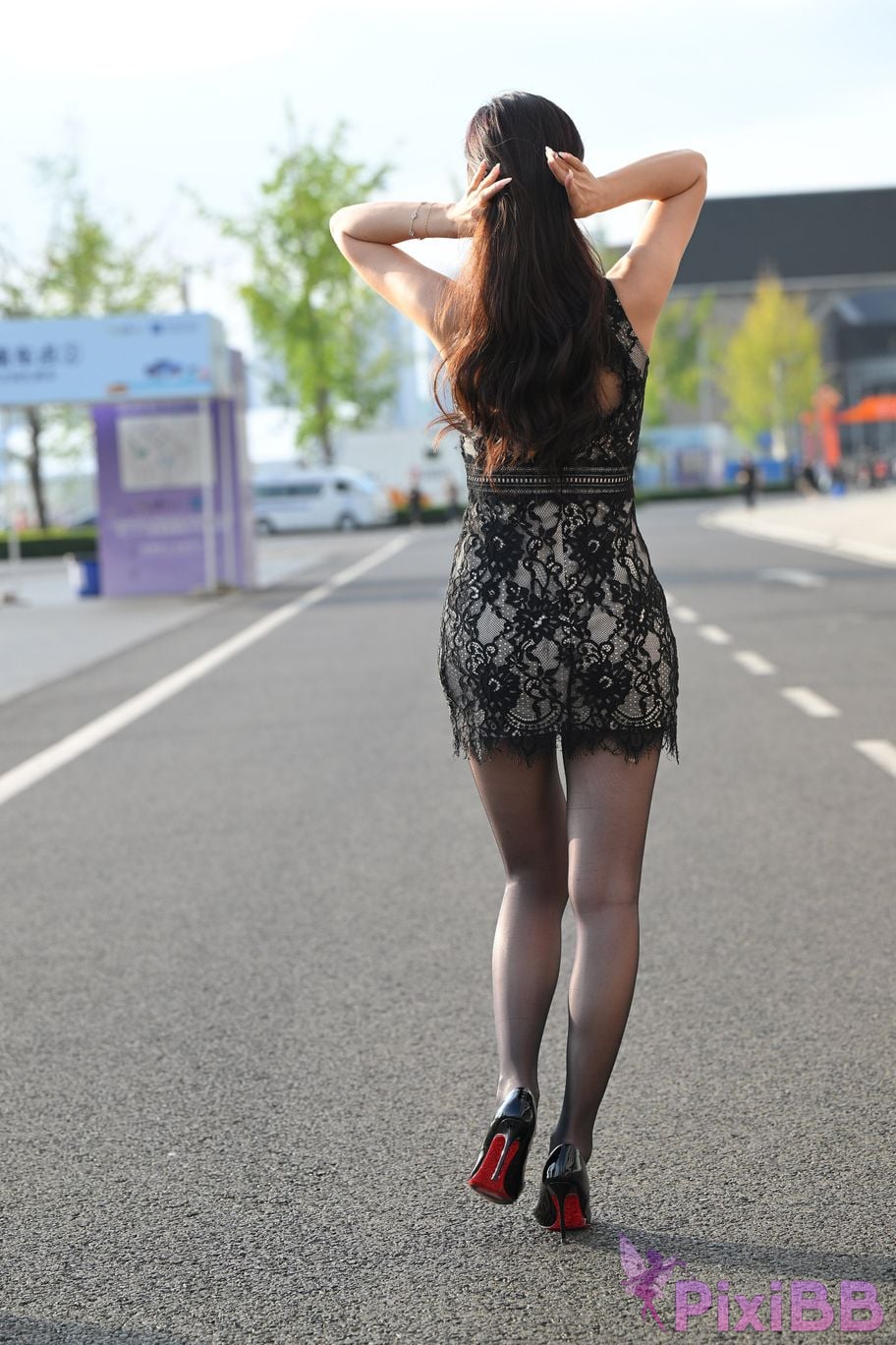 Featured Street Photography Works No.5410 Black silk leaves in the rain at sunset PixiBB.COM 070