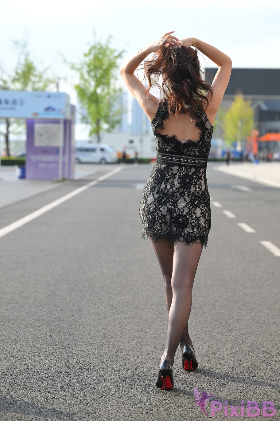 Featured Street Photography Works No.5410 Black silk leaves in the rain at sunset PixiBB.COM 072