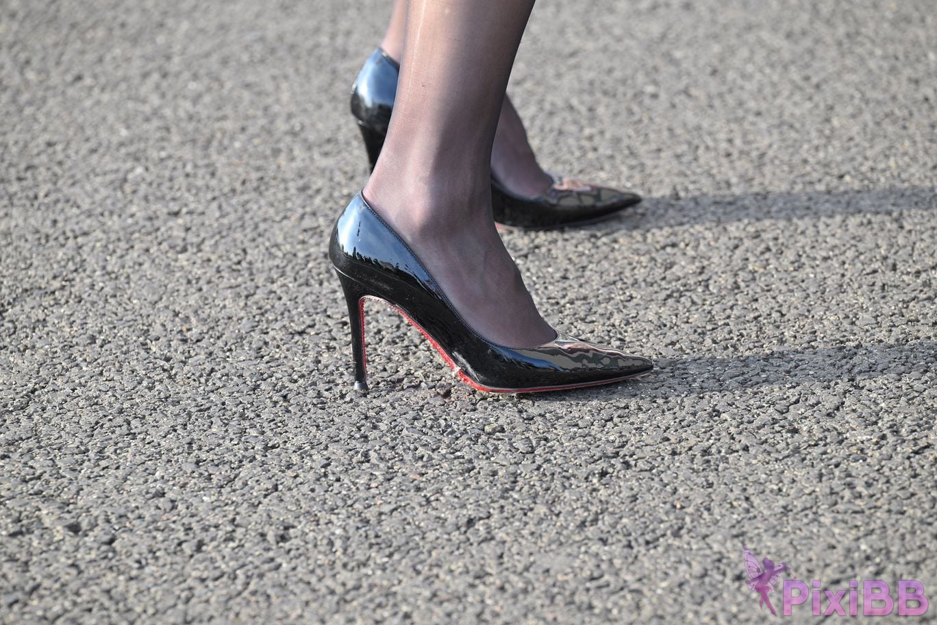 Featured Street Photography Works No.5410 Black silk leaves in the rain at sunset PixiBB.COM 093