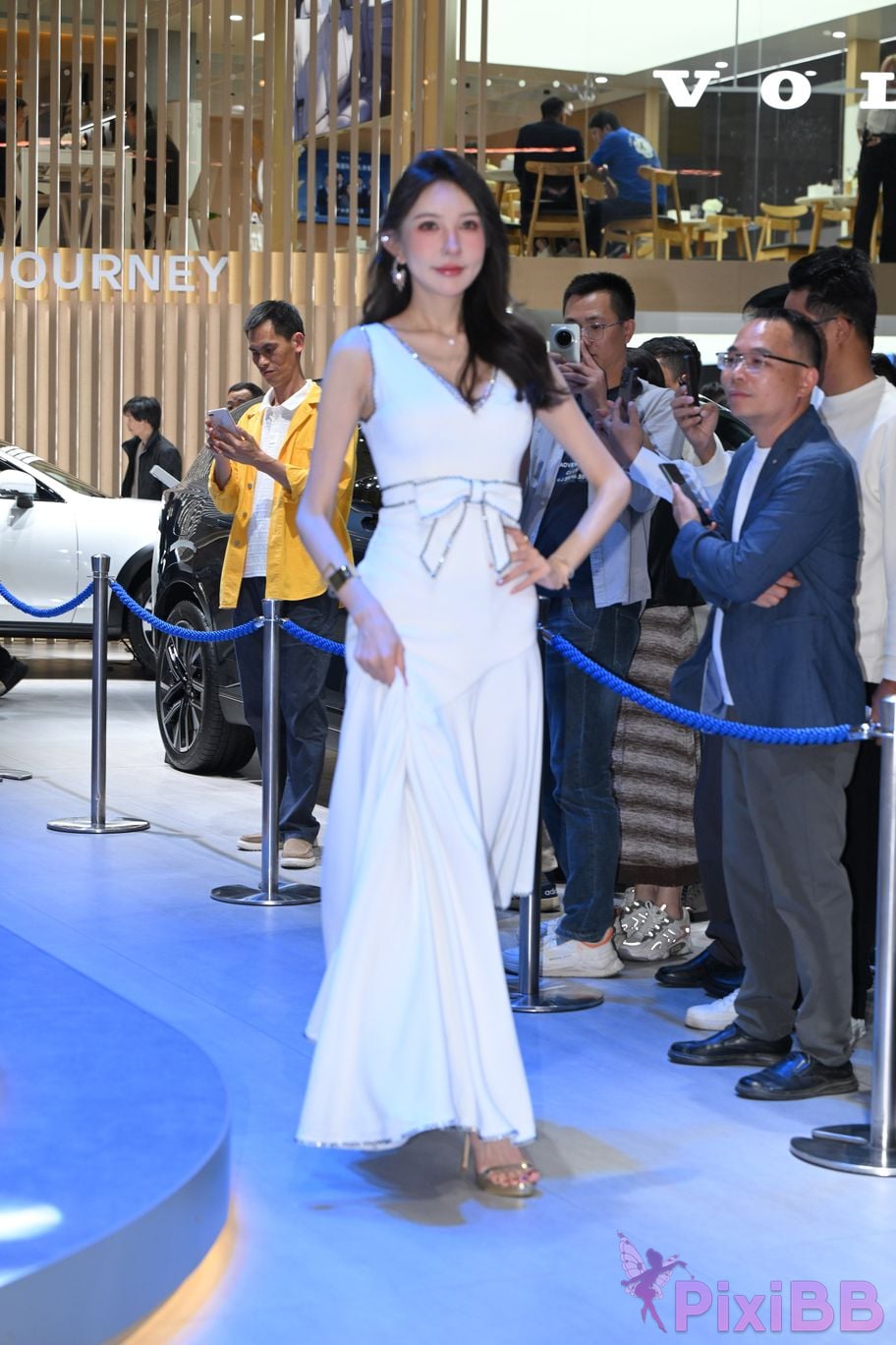 Featured Street Photography Works No.5408 Internet celebrity Xiao Naos beautiful feet in white dress PixiBB.COM 041