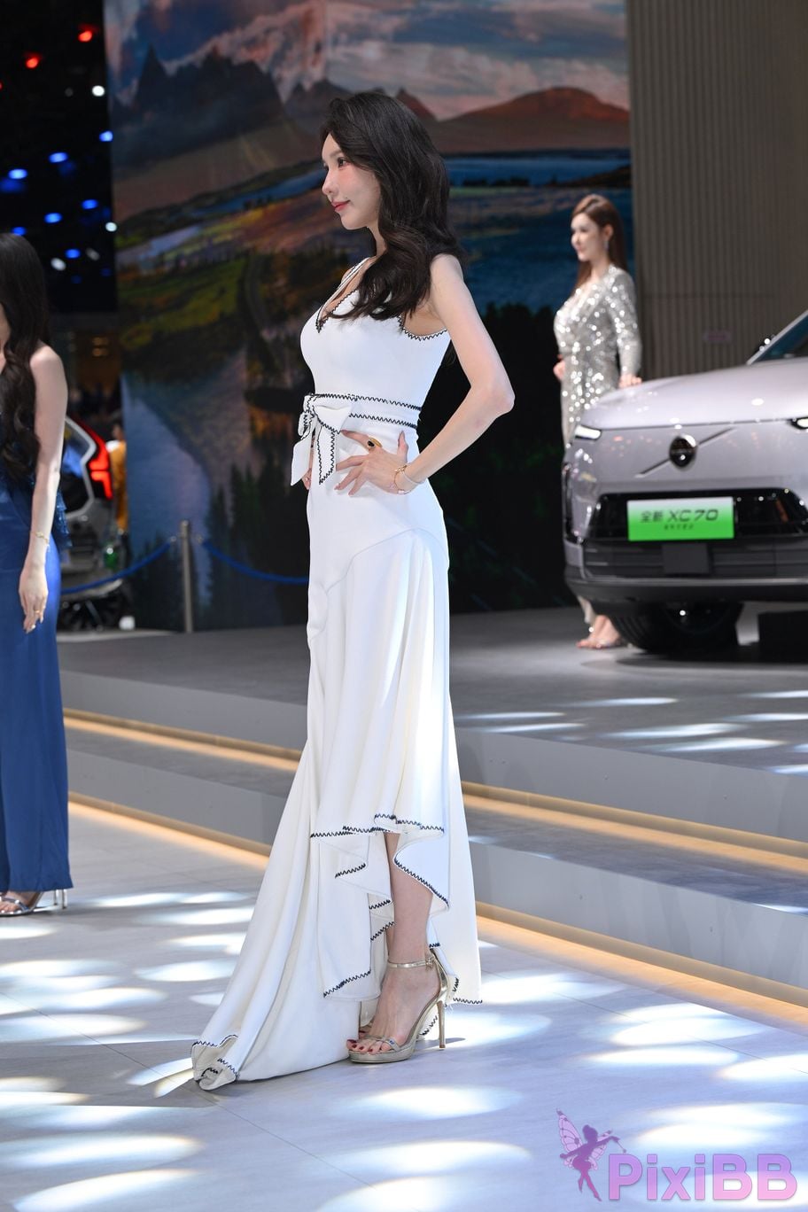 Featured Street Photography Works No.5408 Internet celebrity Xiao Naos beautiful feet in white dress PixiBB.COM 048