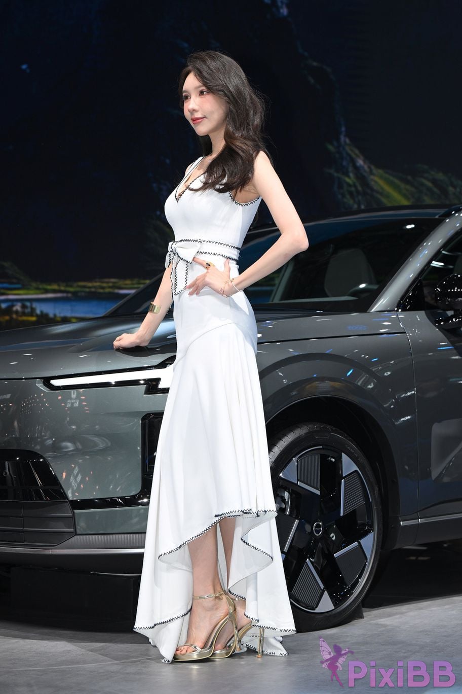 Featured Street Photography Works No.5408 Internet celebrity Xiao Naos beautiful feet in white dress PixiBB.COM 084