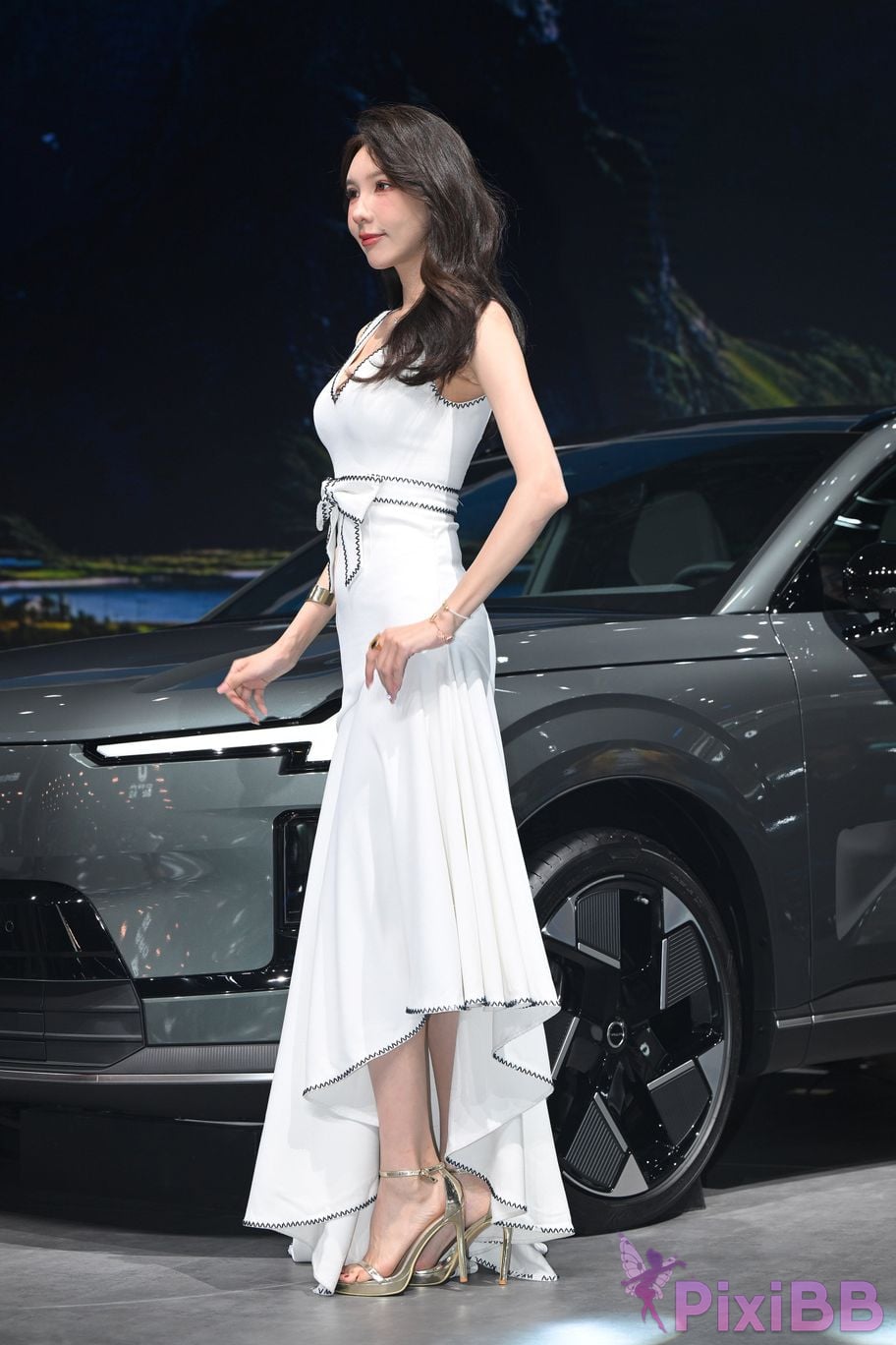 Featured Street Photography Works No.5408 Internet celebrity Xiao Naos beautiful feet in white dress PixiBB.COM 085