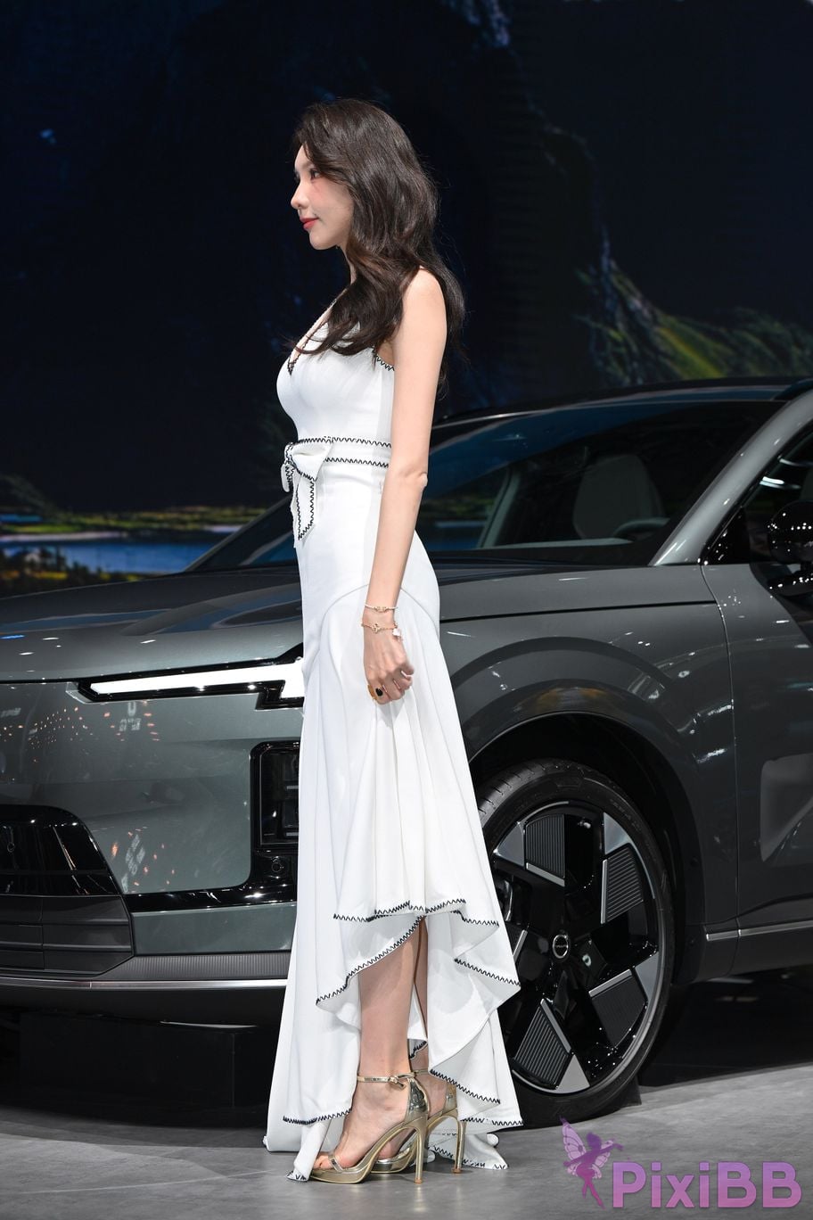 Featured Street Photography Works No.5408 Internet celebrity Xiao Naos beautiful feet in white dress PixiBB.COM 087