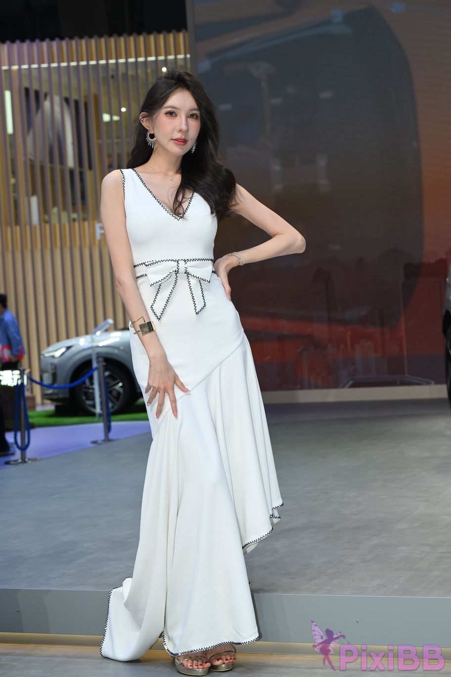 Featured Street Photography Works No.5408 Internet celebrity Xiao Naos beautiful feet in white dress PixiBB.COM 102