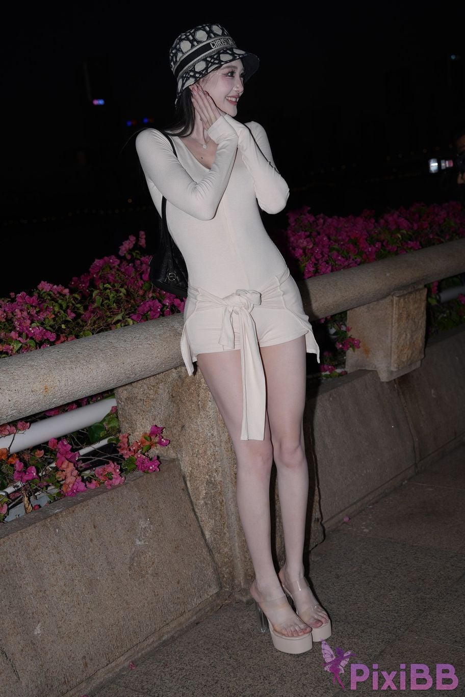 Featured Street Photography Works No.5407 White conjoined porridge and sauce PixiBB.COM 007