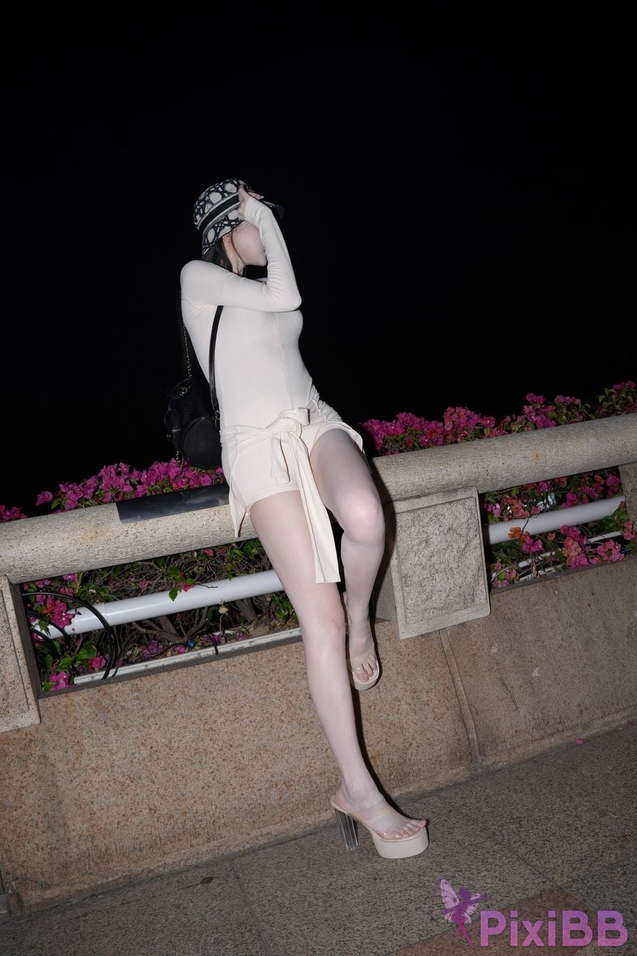 Featured Street Photography Works No.5407 White conjoined porridge and sauce PixiBB.COM 012