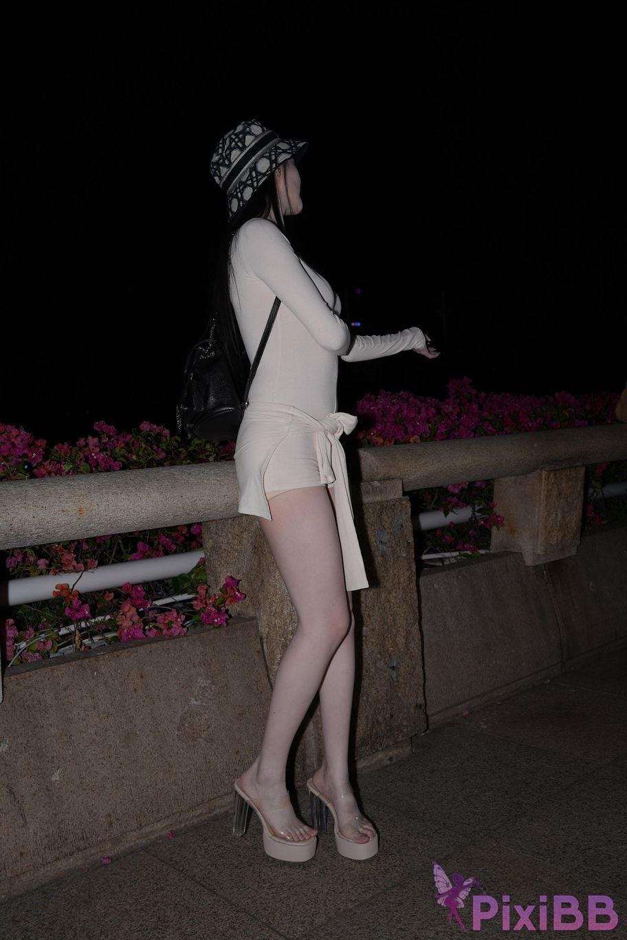 Featured Street Photography Works No.5407 White conjoined porridge and sauce PixiBB.COM 025