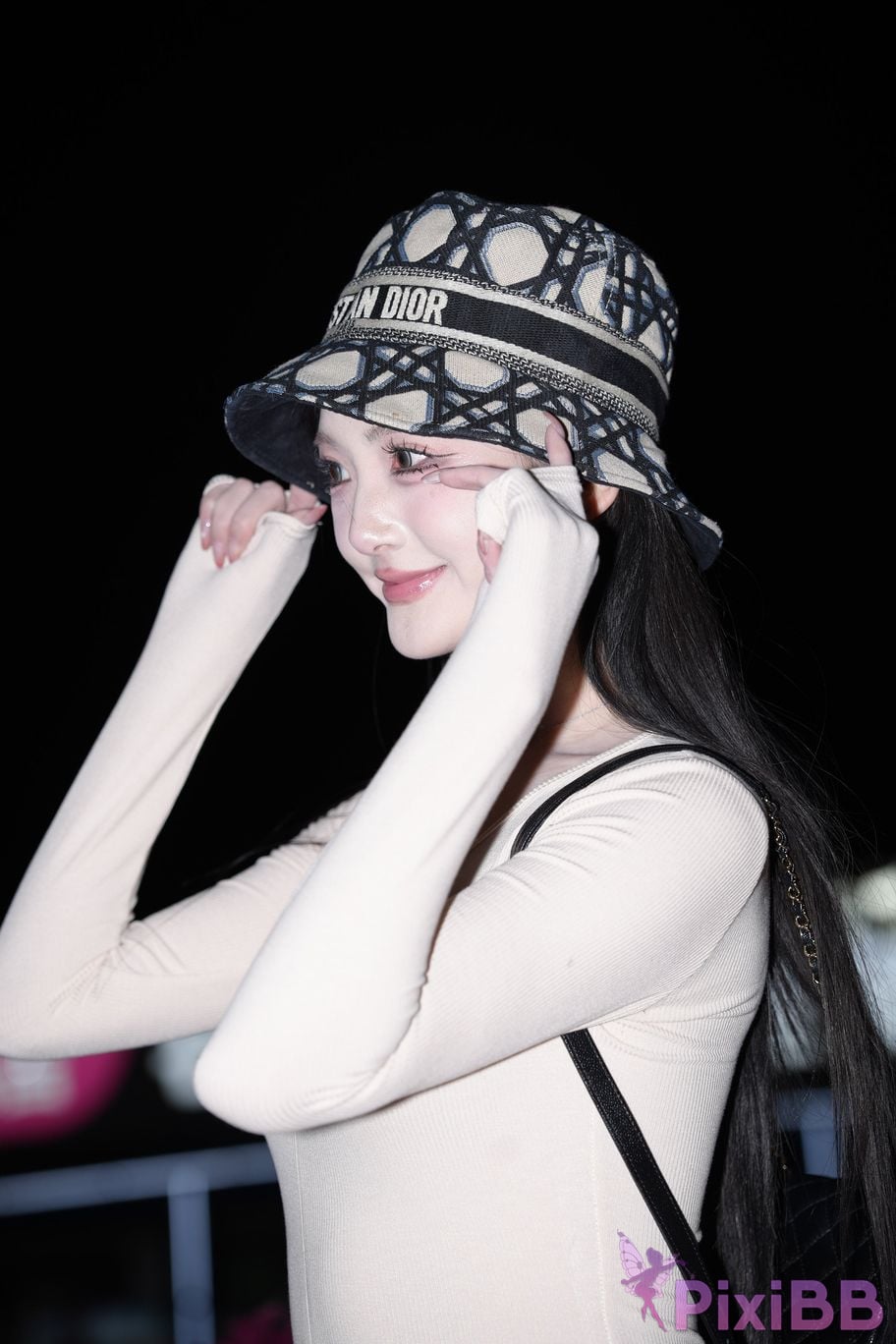 Featured Street Photography Works No.5407 White conjoined porridge and sauce PixiBB.COM 064