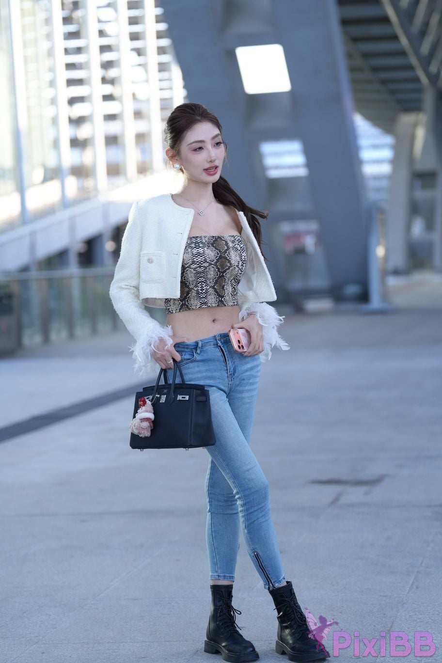 Featured Street Photography Works No.5403 Jeannie Booties PixiBB.COM 003