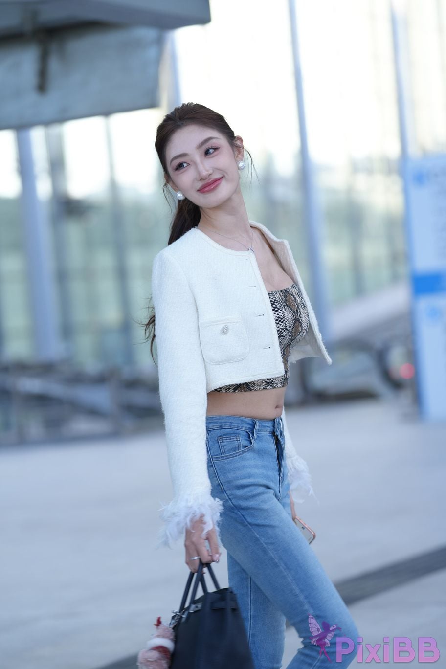 Featured Street Photography Works No.5403 Jeannie Booties PixiBB.COM 007