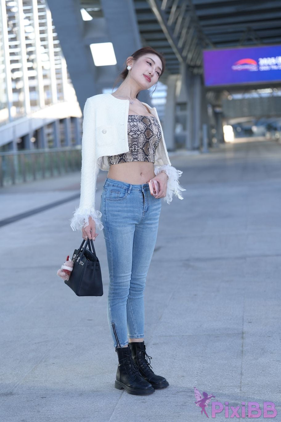 Featured Street Photography Works No.5403 Jeannie Booties PixiBB.COM 012