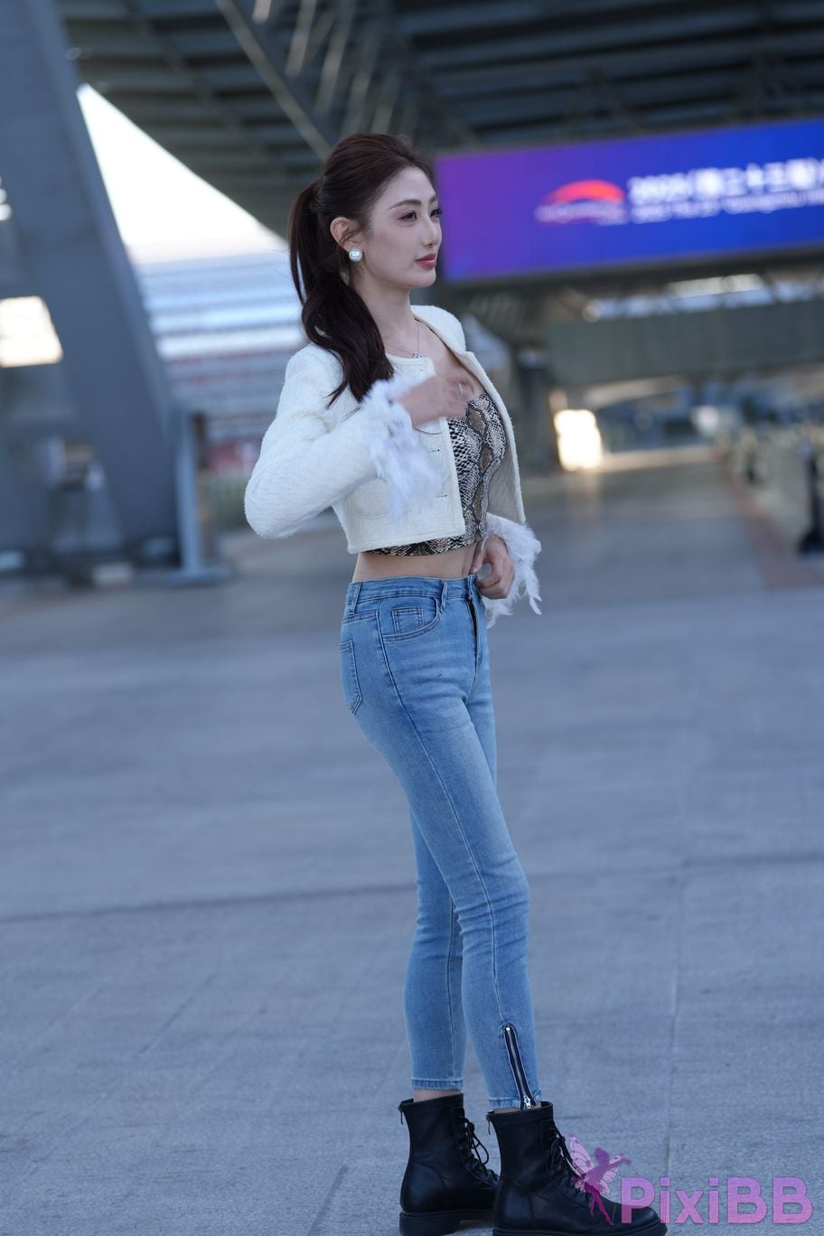 Featured Street Photography Works No.5403 Jeannie Booties PixiBB.COM 020