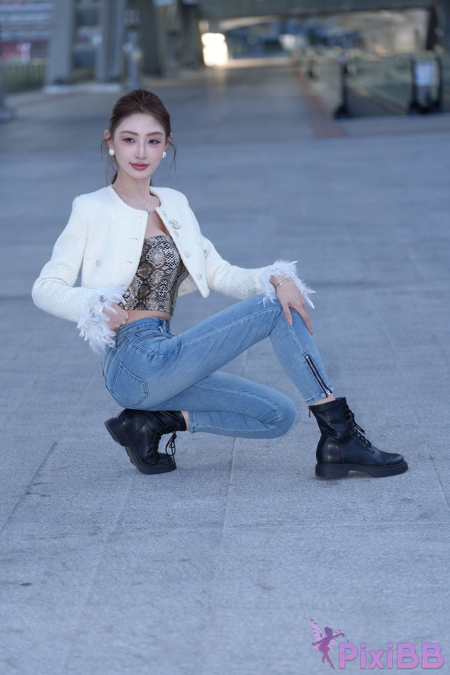 Featured Street Photography Works No.5403 Jeannie Booties PixiBB.COM 024