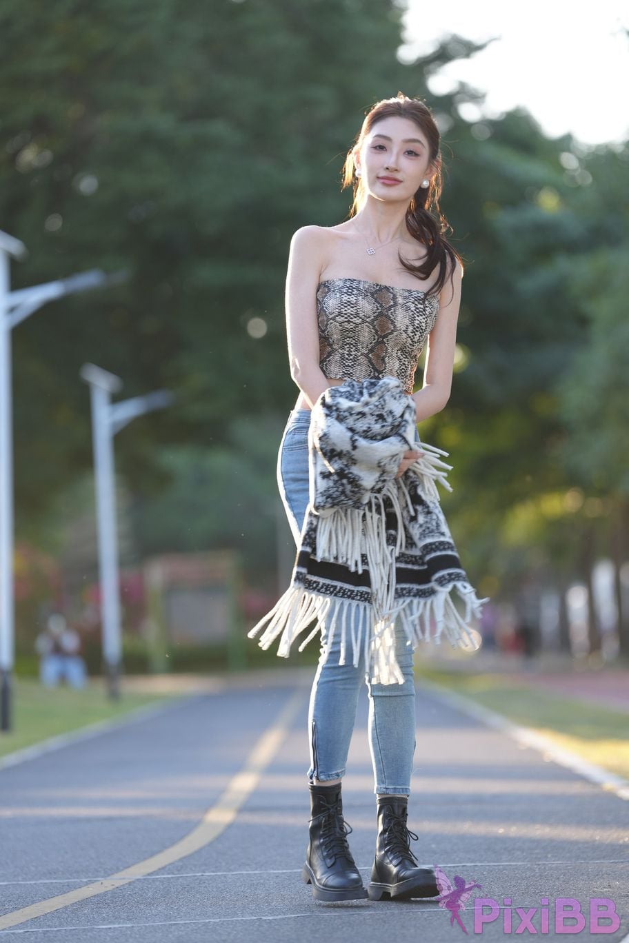 Featured Street Photography Works No.5403 Jeannie Booties PixiBB.COM 052