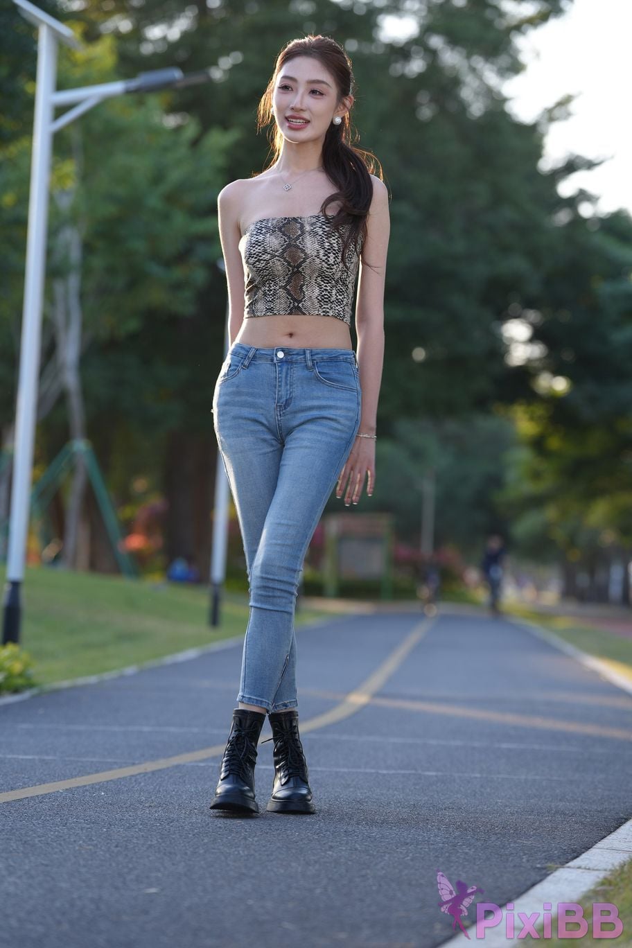 Featured Street Photography Works No.5403 Jeannie Booties PixiBB.COM 081