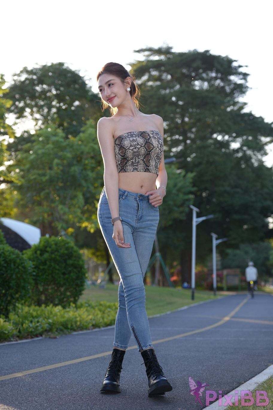 Featured Street Photography Works No.5403 Jeannie Booties PixiBB.COM 092