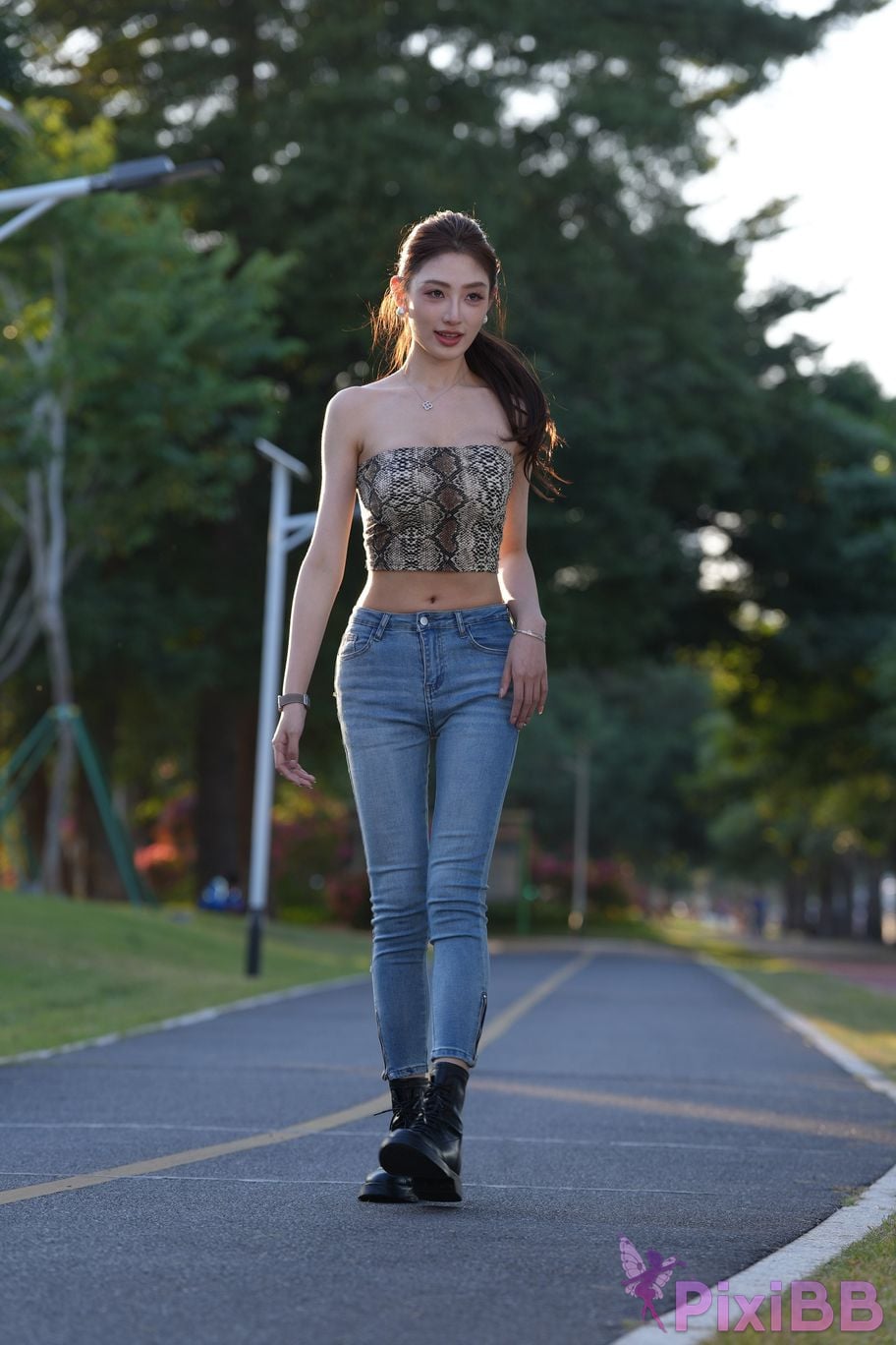 Featured Street Photography Works No.5403 Jeannie Booties PixiBB.COM 102