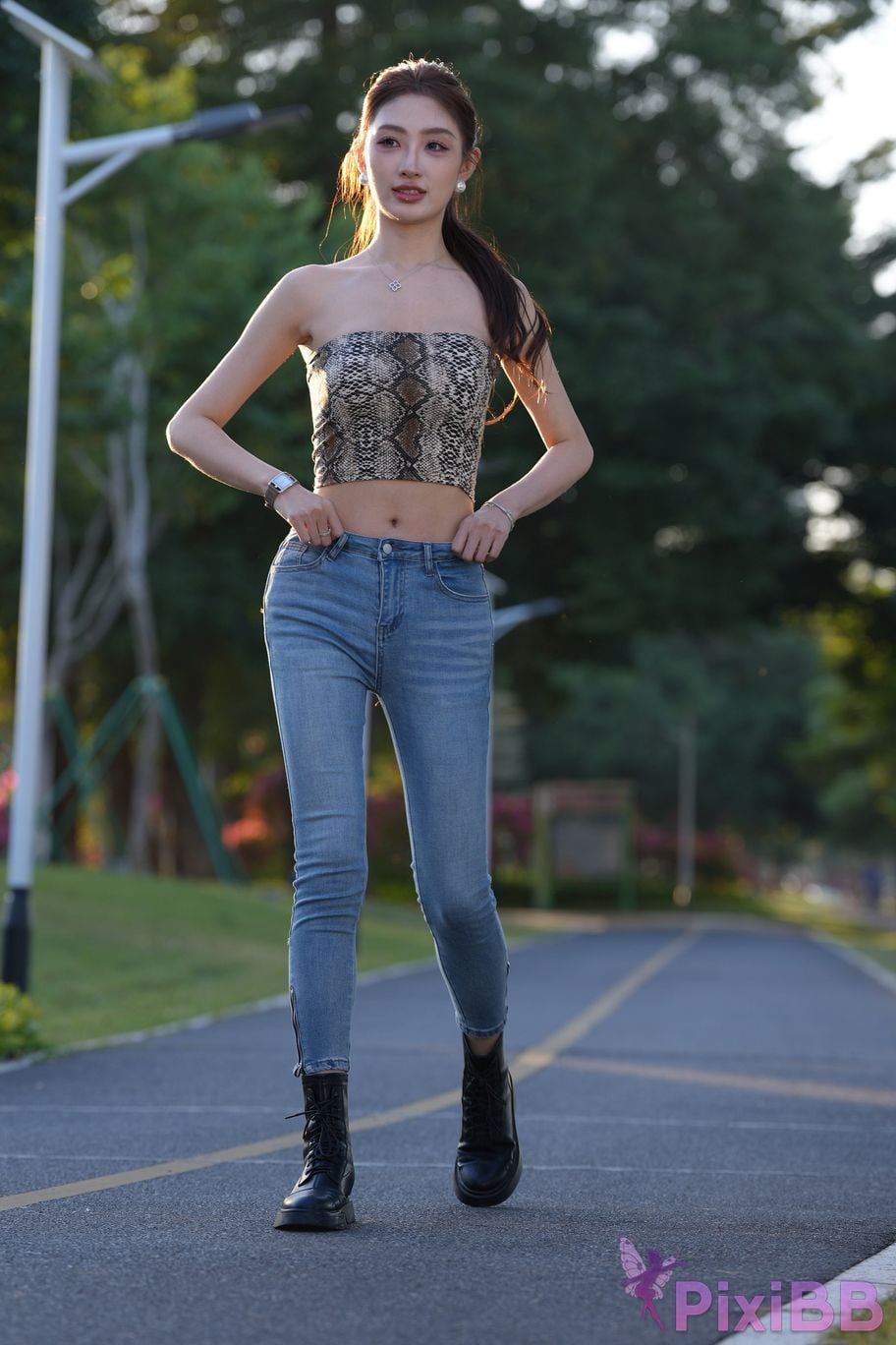 Featured Street Photography Works No.5403 Jeannie Booties PixiBB.COM 104