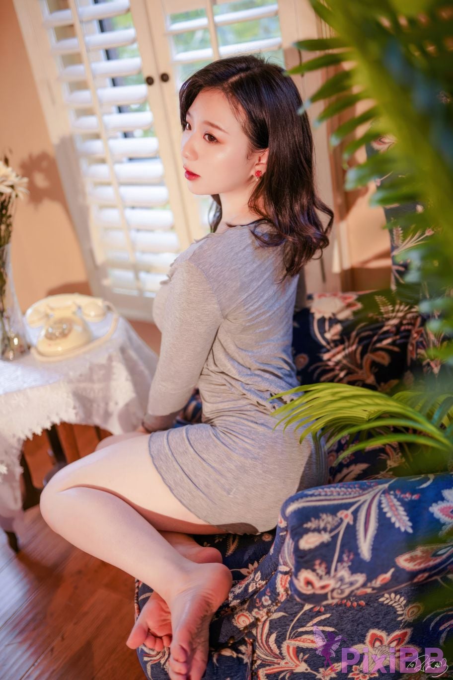 Cosplayer Pipi Nai is so cute landlady PixiBB.COM 001