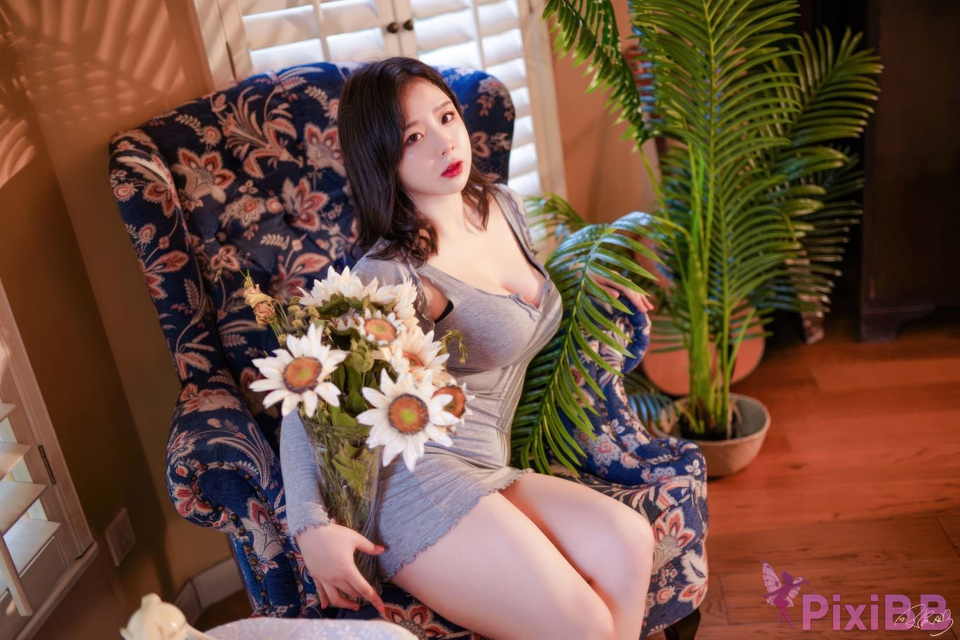 Cosplayer Pipi Nai is so cute landlady PixiBB.COM 006