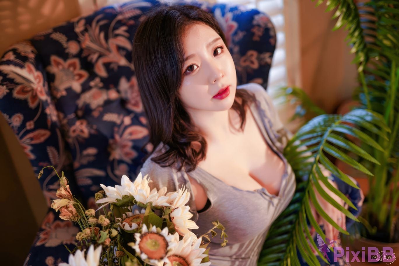 Cosplayer Pipi Nai is so cute landlady PixiBB.COM 007