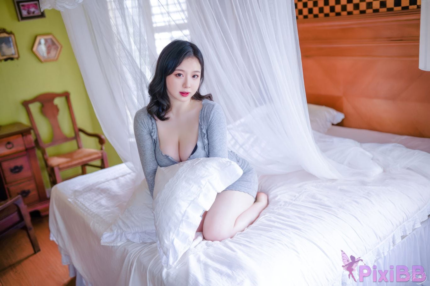 Cosplayer Pipi Nai is so cute landlady PixiBB.COM 019