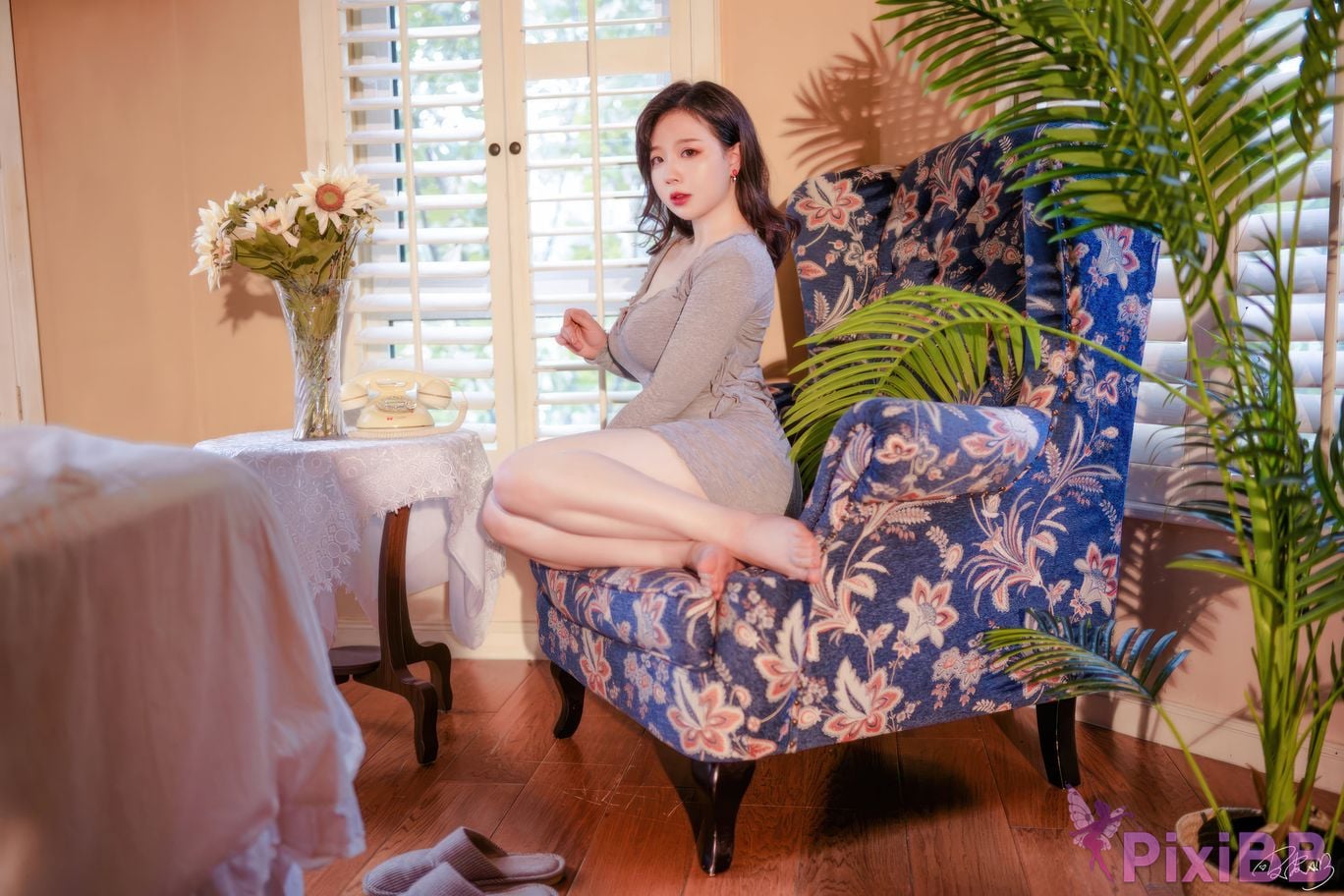 Cosplayer Pipi Nai is so cute landlady PixiBB.COM 023