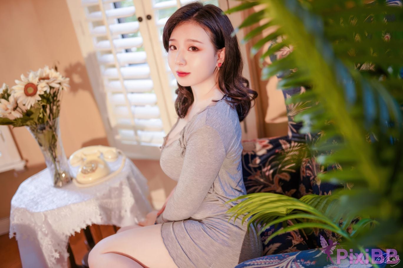 Cosplayer Pipi Nai is so cute landlady PixiBB.COM 034