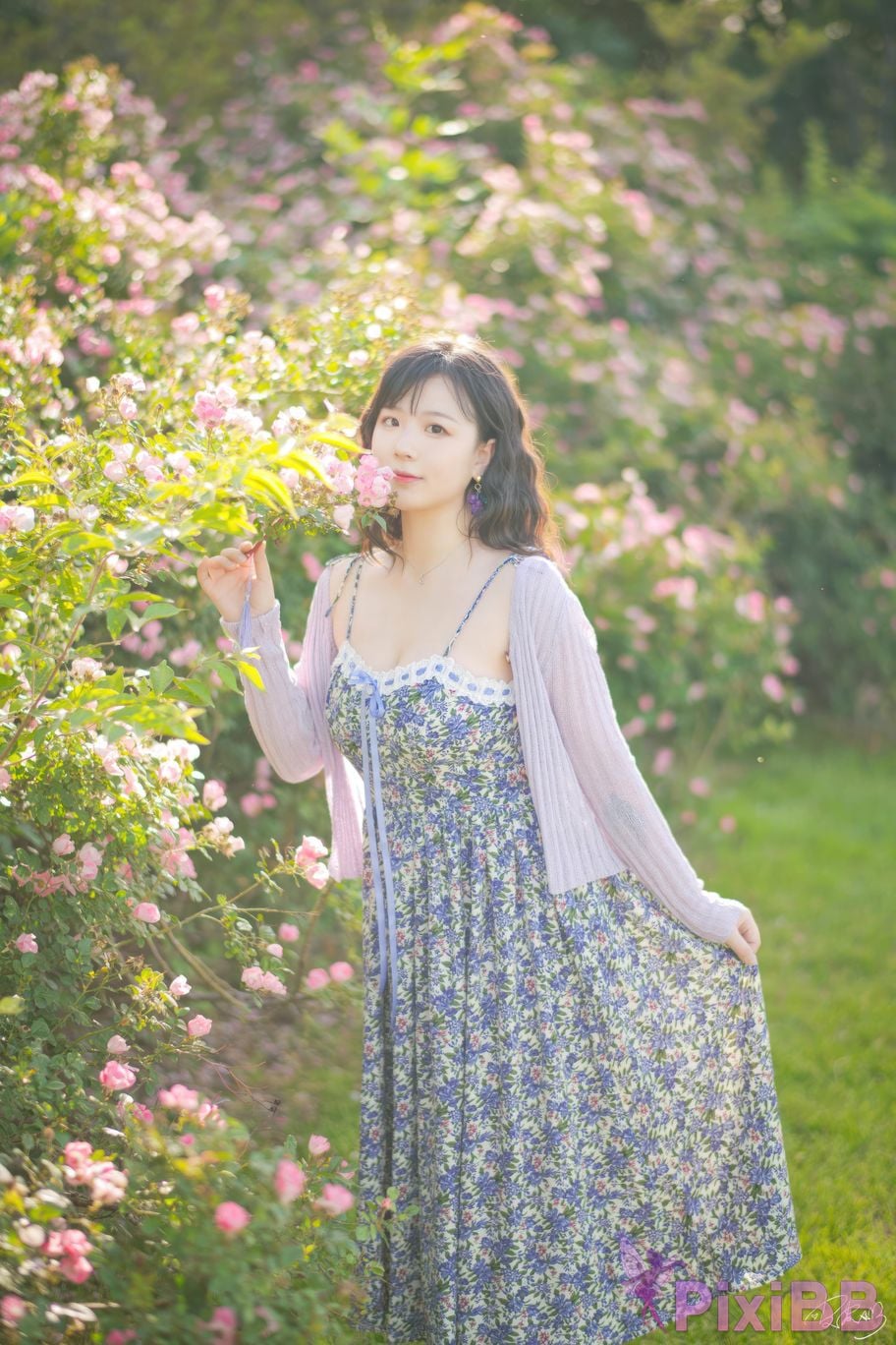 Cosplayer Pipi Nai is so cute rose flower PixiBB.COM 001