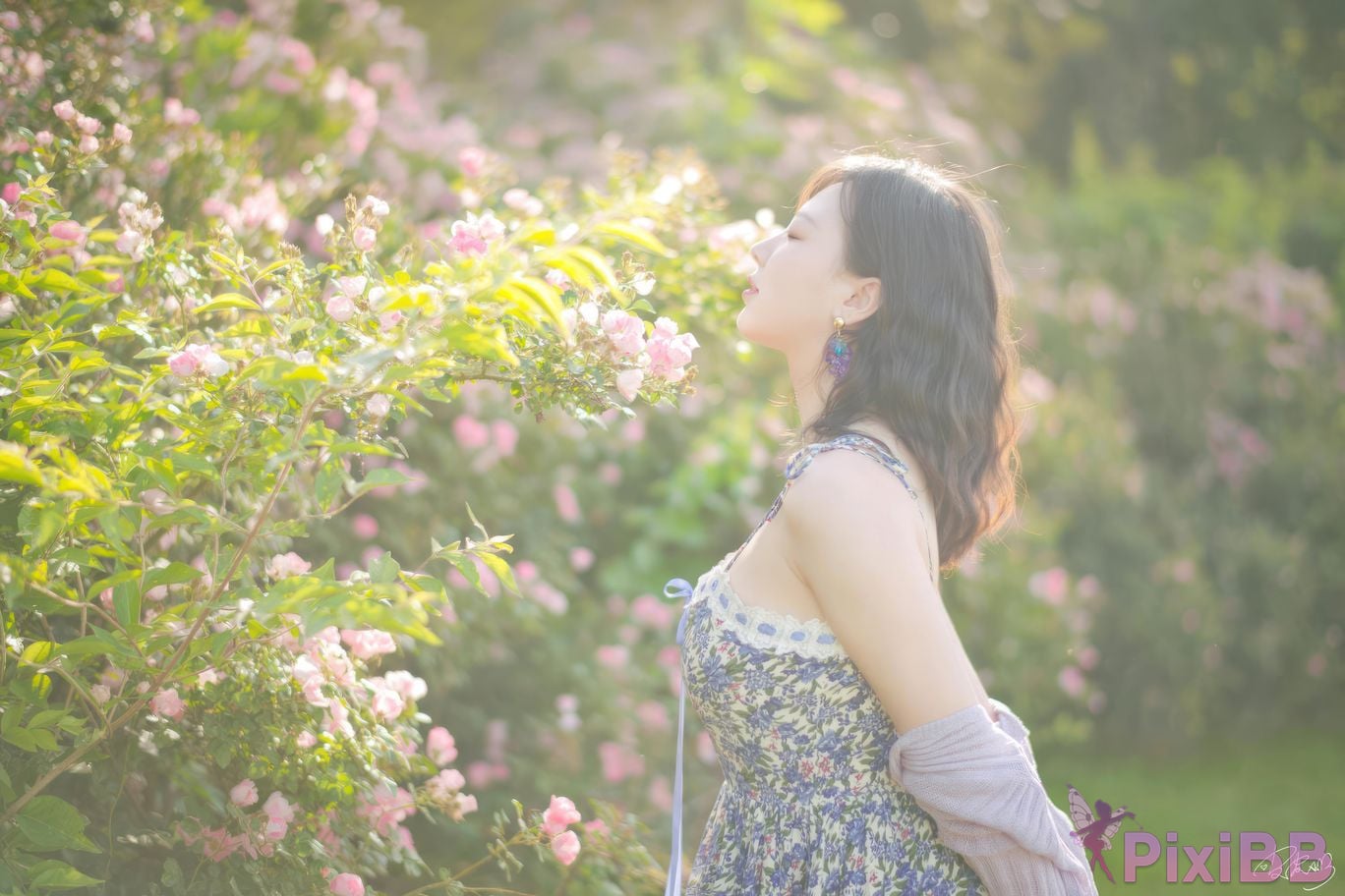 Cosplayer Pipi Nai is so cute rose flower PixiBB.COM 013