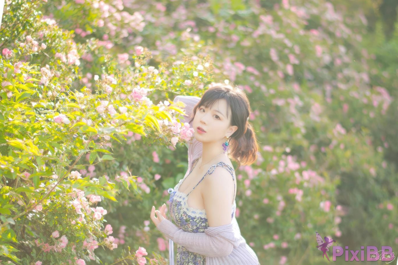 Cosplayer Pipi Nai is so cute rose flower PixiBB.COM 024