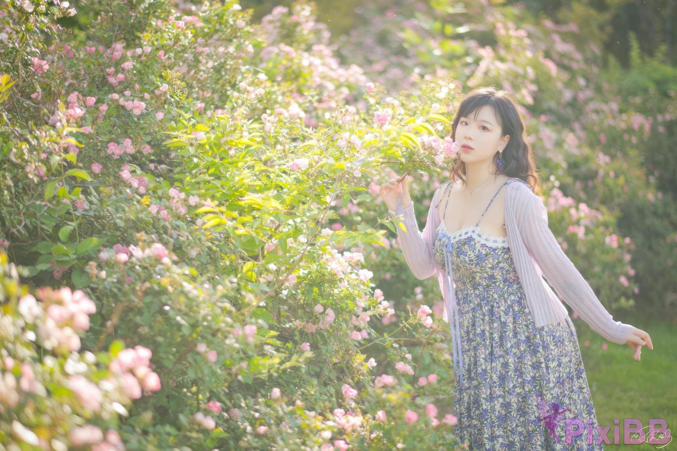 Cosplayer Pipi Nai is so cute rose flower PixiBB.COM 031