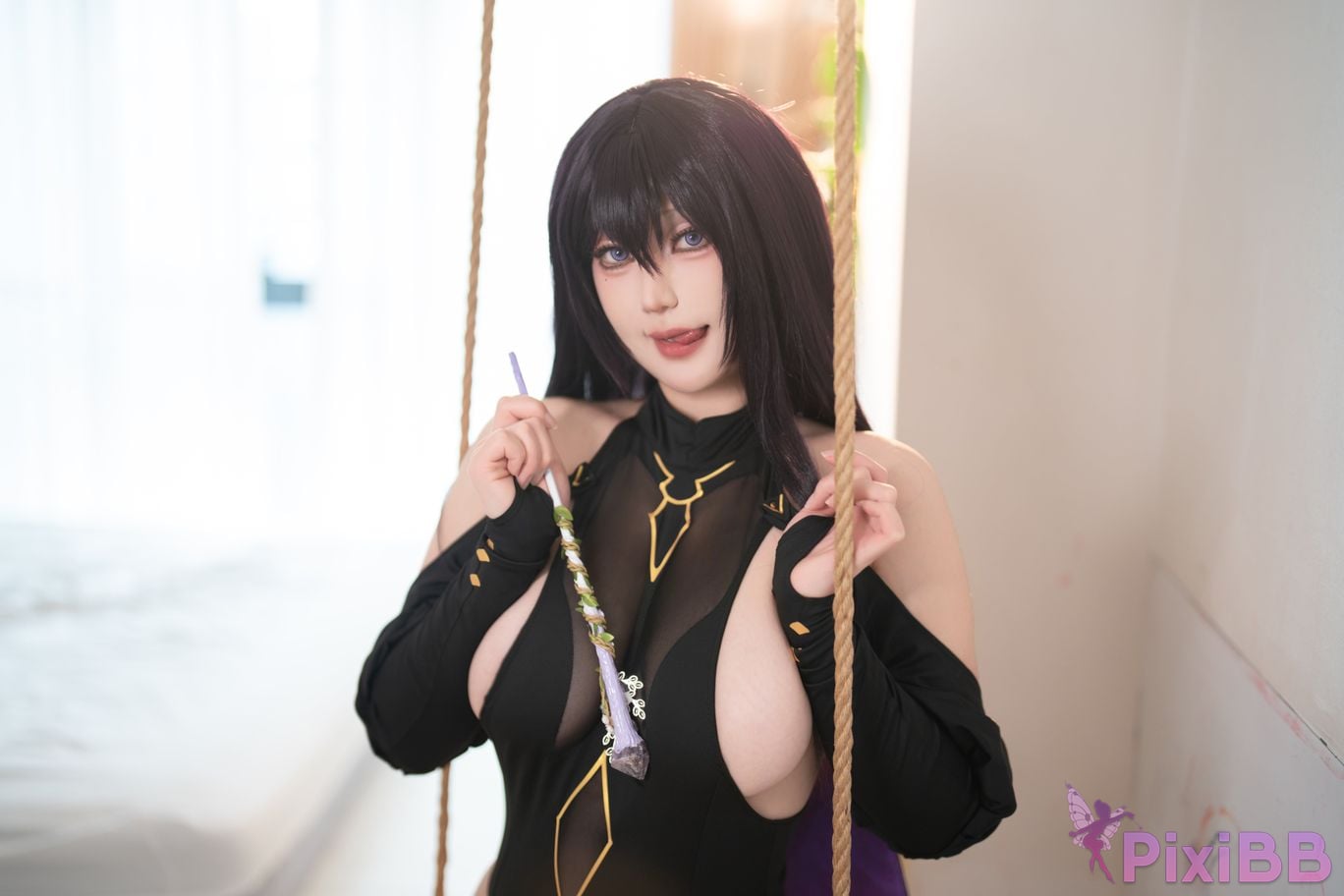 Cosplayer Xinglan is Lanlan and her name Lanmei. witch PixiBB.COM 018