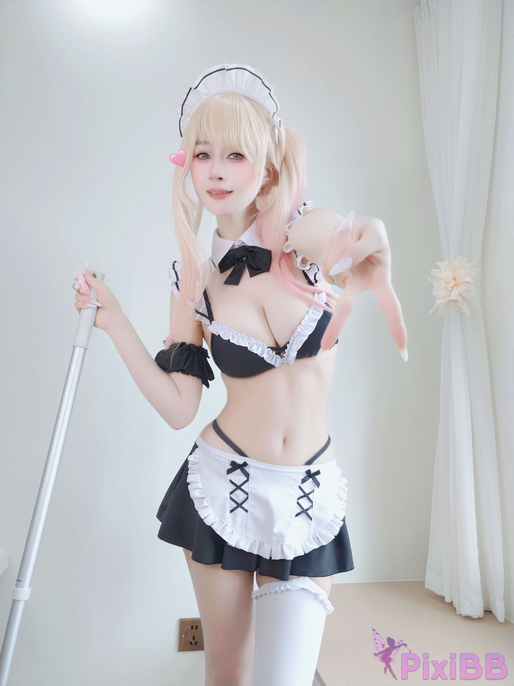 Cosplayer silver 81 Maid Marin PixiBB.COM 009