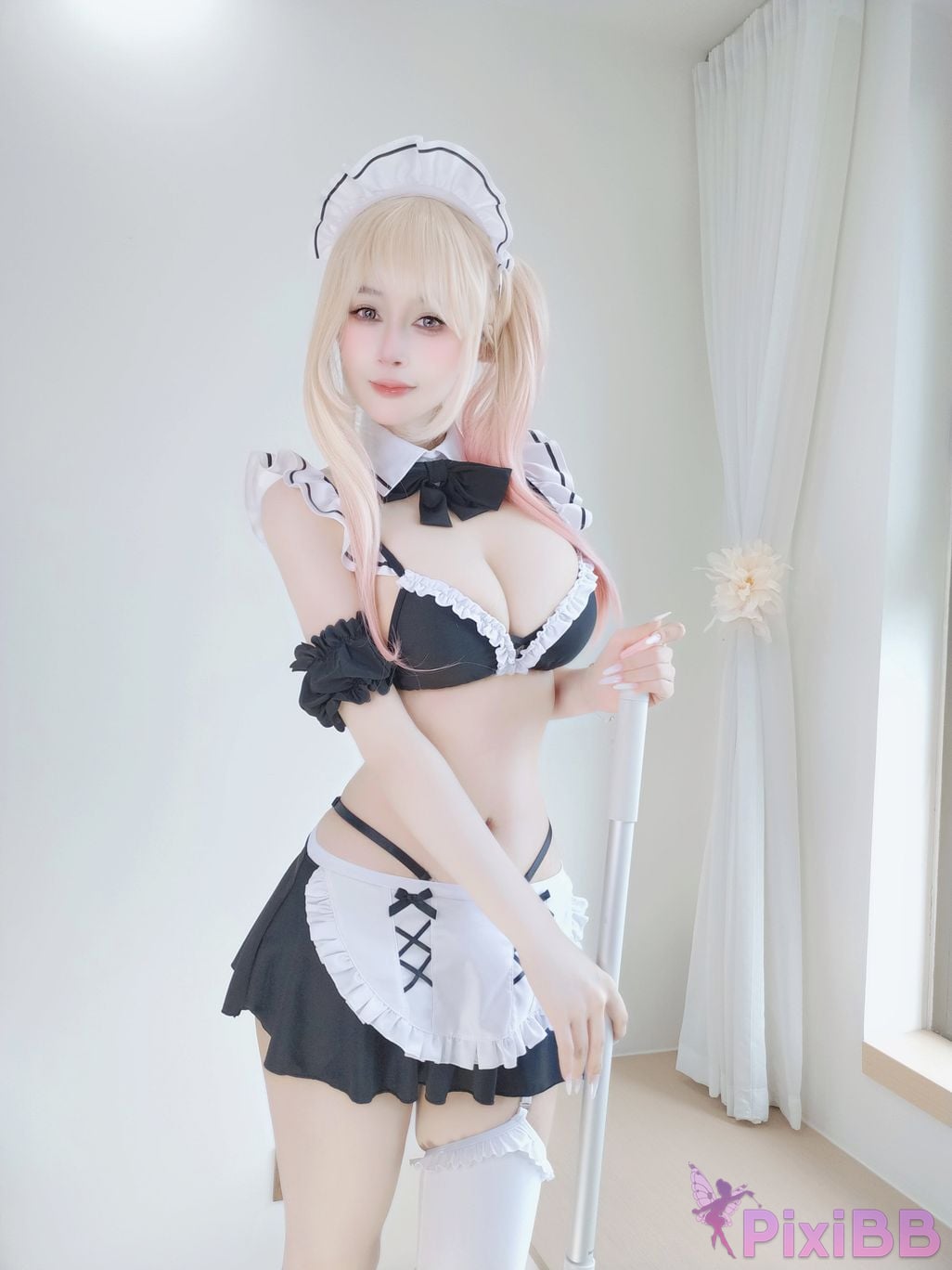 Cosplayer silver 81 Maid Marin PixiBB.COM 028